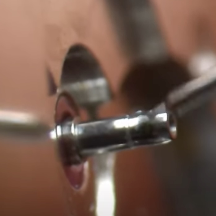 Pivot du pignon canon et graissage