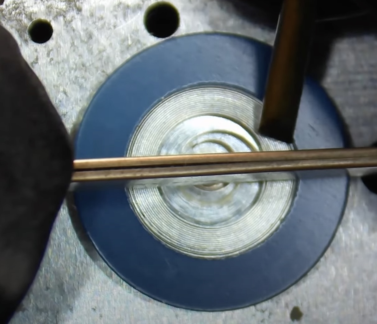 Remontage — pinces puis tige laiton